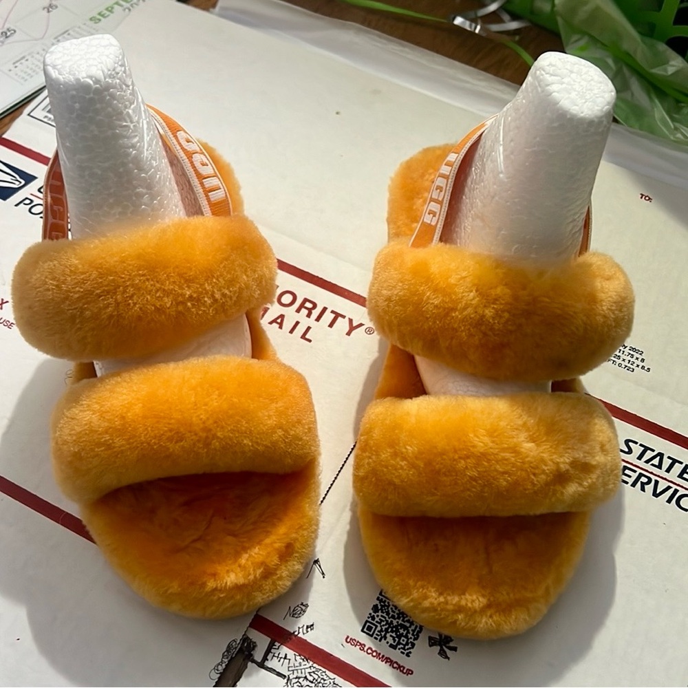 Ugg yeah furry Slides
